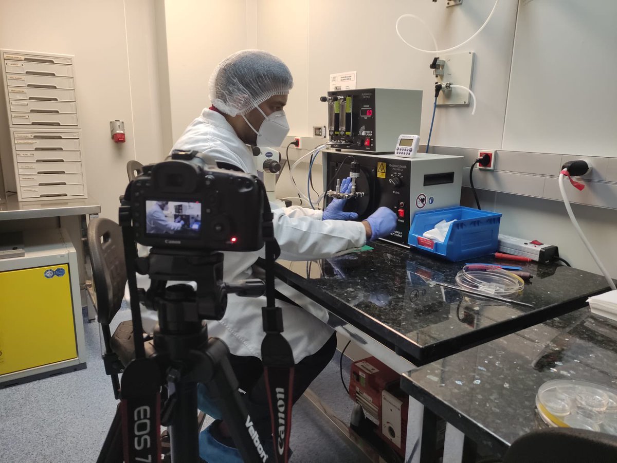 Mechanocontrol's tweet photo. 🎥 Shooting some cool stuff at the #cleanroom for the next #mechanocontrol interview! https://t.co/SopLV6s4P4