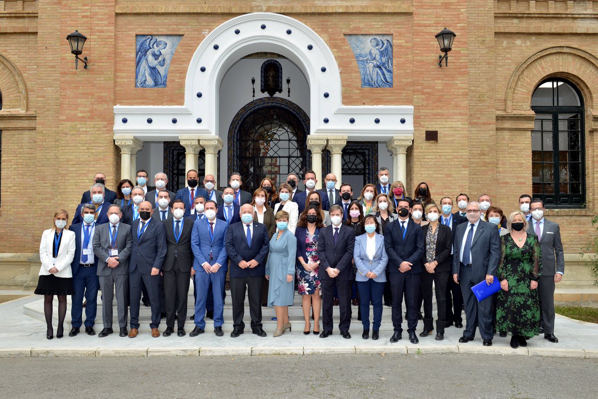 IISanTelmo's tweet photo. Jornada de clausura de la IV Promoción del Programa de Alta Dirección del Sector Salud (ADS). 
ENHORABUENA a los graduados de esta fantástica promoción.🎉🏅
#SanTelmoEsSalud #ADS https://t.co/wdr6ld9Awy