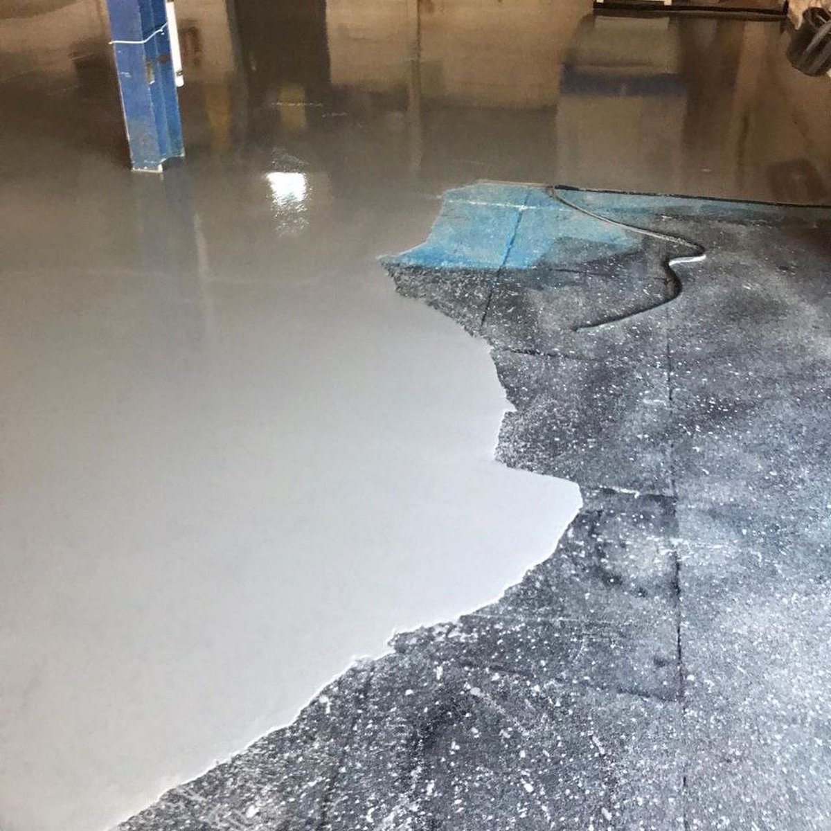 mjfgroupuk's tweet photo. /// SIGNED. SEALED. DELIVERED. 

The Specialist Flooring team have done it again!

The results are in and what a transformation this is for this week’s #TransformationalTuesday 

The space is literally unrecognisable. 

Amazing work to everyone involved. 

#results #flooring https://t.co/FsfqKT4DY9