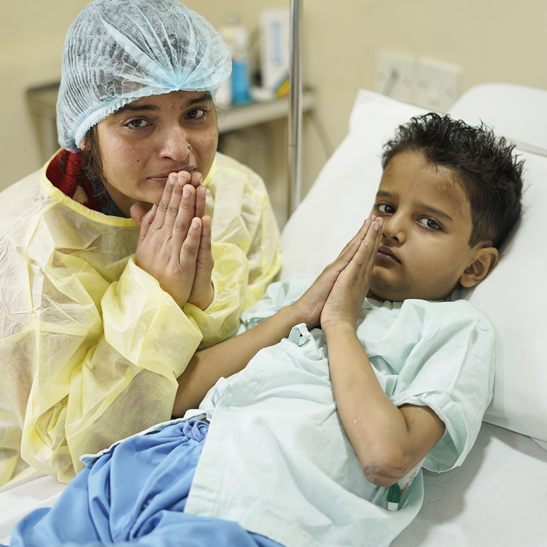 "Blood cancer is threatening to kill my 6-yo son &amp; I cannot save him. I’m jobless &amp; can barely manage to sustain my family of 6. I will never be able to forgive myself if I lose him due to my poverty."

Please help: bit.ly/Save-AdityaS