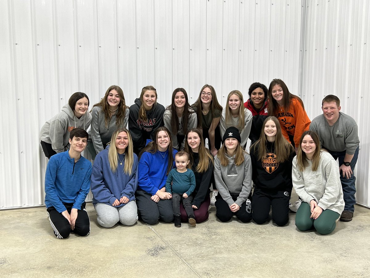 ApacheBb's tweet photo. Love these kids and proud of how we finished this season and played last night. Always hard to see a season end but a lot easier when you see your team improving until the end.  
#LadyApache🏀🏀🖤🧡 https://t.co/rRxQMcimLP