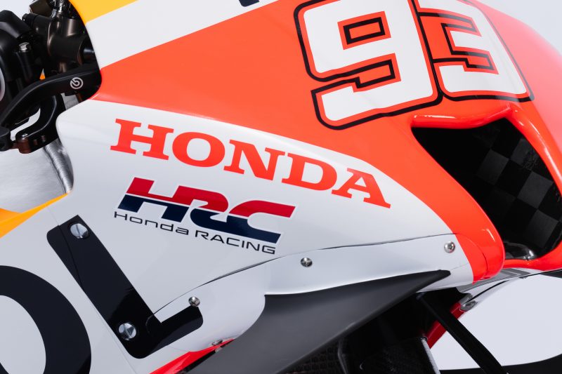 jadi begini daerah Lubang Ram Air RC213V 2022 <a href="/HRC_MotoGP/">Honda HRC Castrol - MotoGP</a>  saat menerima Grafis Livery . . dan ada yang baru . . Logo HRC juga #MandalikaTest