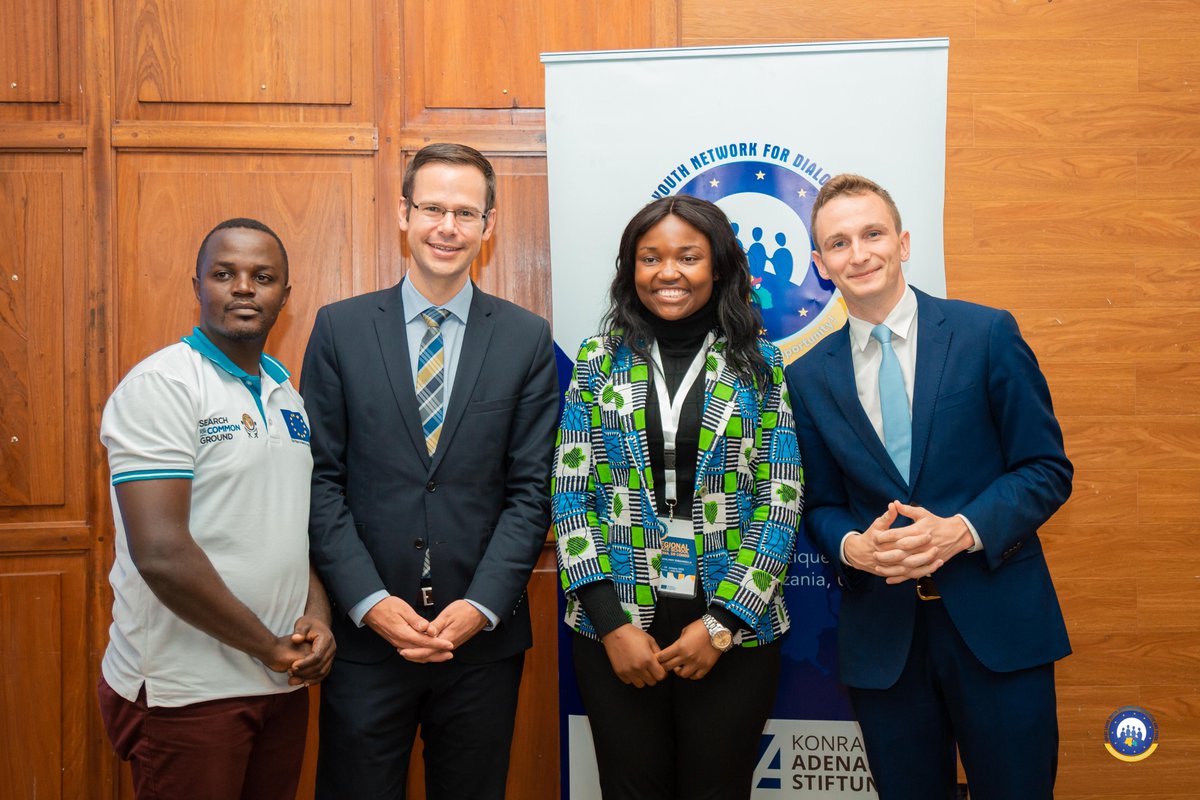 cahimbisibwe1's tweet photo. After discussing issues concerning peace building. Youth have a great impact in building a culture of peace. The peace summer school was in North Kivu DRC @RwandaGov @GovUganda @wizara_afyatz @NewCongoNews Youth from three countries gathered @YVPD1 @YOPEDU1 https://t.co/T7WbIR0hid