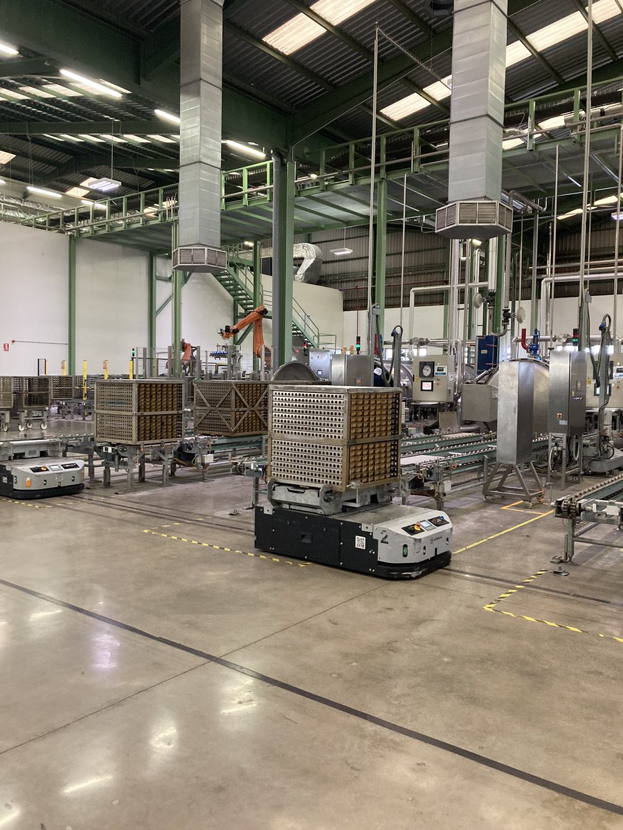 Miguelmilian_es's tweet photo. Hoy hemos visitado #Alnut, empresa de alimentación y nutrición infantil, para conocer sus retos en producto e innovación. Mucha tecnología en su proceso productivo con robots de algun conocido ;) cc @WepallRobotics https://t.co/dsr5dr8Cz2