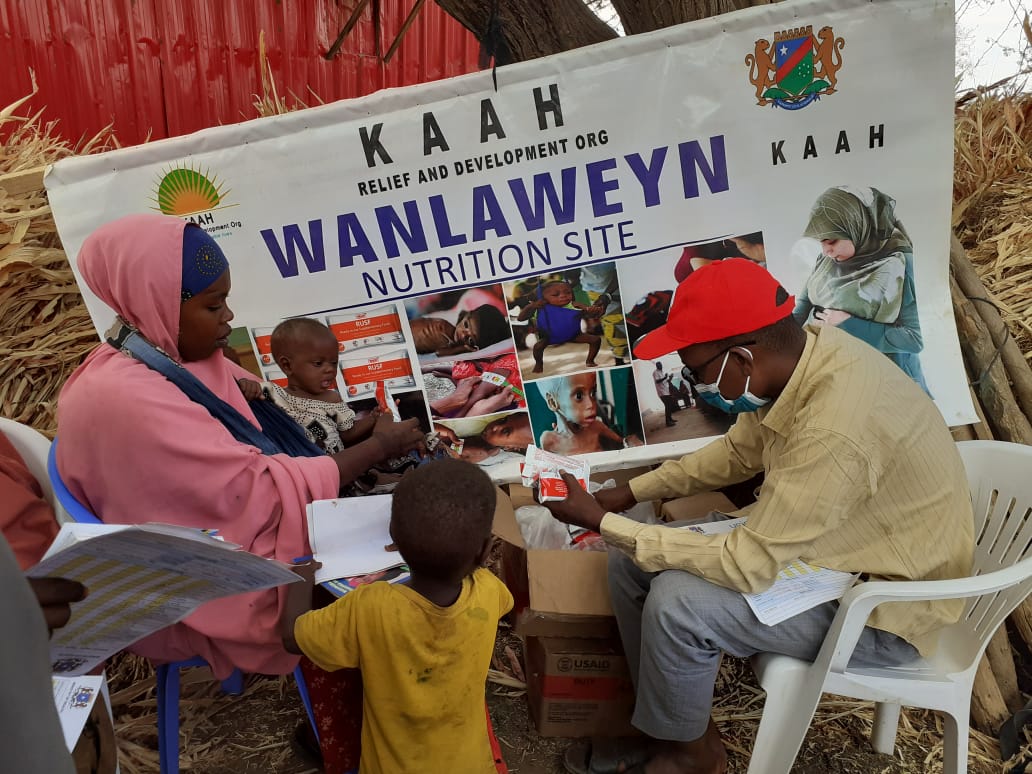 KaahRelief's tweet photo. Acute malnourished child receiving Plumpy nut from KAAH Nutrition site in Wanlaweyn District of lower Shabelle region of south west state.
@unicefsomalia https://t.co/ghh1JHWMJi