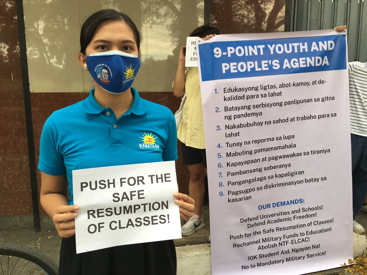 CEGPhils's tweet photo. ICYMI: Nagkasa kanina ng panunumpa sa 9-Point Youth and People's Agenda ang Kabataan Party-list sa harap ng Commission on Higher Education (CHED) bilang parte ng pagbubukas ng kanilang kampanya.

#95KABATAAN
#LabanKabataan https://t.co/KSuJiKUanZ