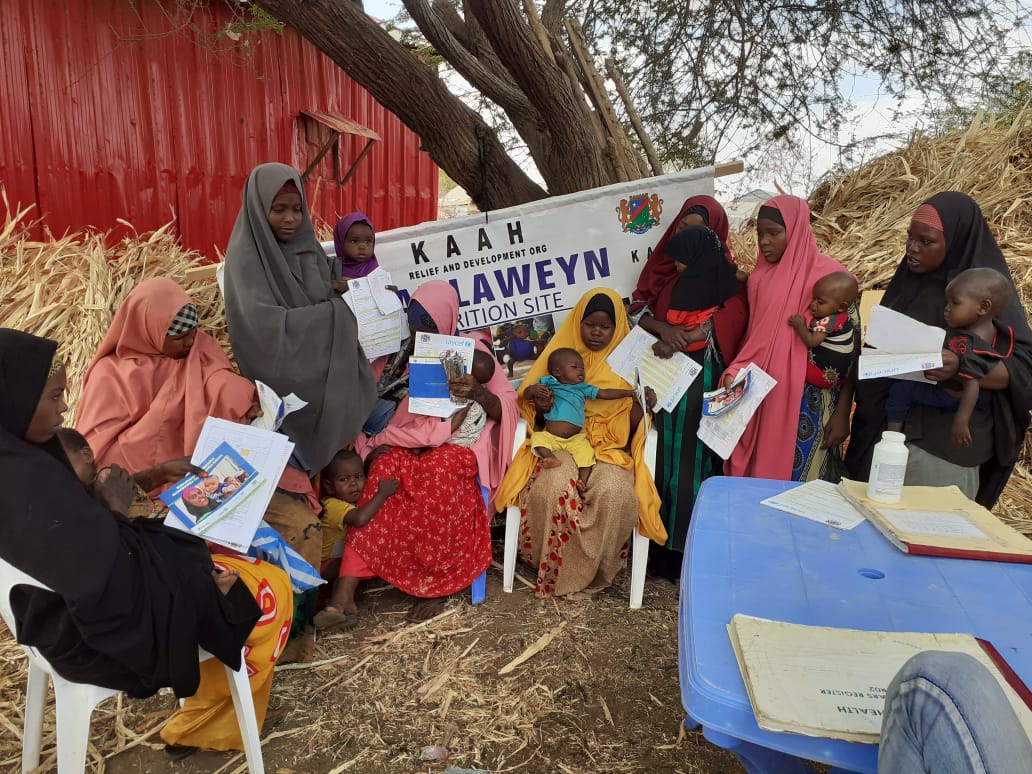 KaahRelief's tweet photo. Mothers with U5 children gathered for KAAH nutrition services in Wanlaweyn district
@unicefsomalia https://t.co/mHrOLxM3X9