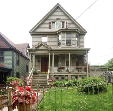 nyclandmarks's tweet image. #DYK poet, essayist, feminist, and Civil Rights activist Audre Lorde lived at 207 St. Paul’s Avenue #onStatenIsland? In this house, Lorde wrote many of her most famous poems and books. #NYCLandmarks  #BlackHistoryMonth