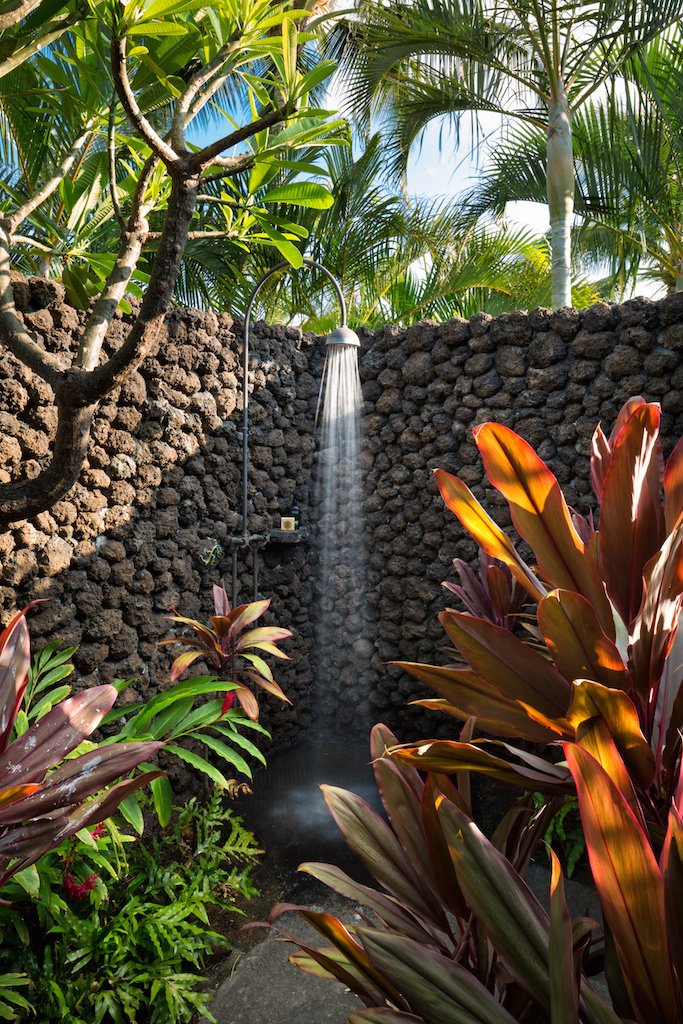ReginaStuard's tweet photo. Being able to enjoy your very own private outdoor shower year round is the definition of tropical island living!
#tropicalliving #tropicallifestyle #HualalaiRealtor #HualalaiResort #hawaiirealestate #Hualalairealestate #outdoorshower https://t.co/9ZF2ArVCOr