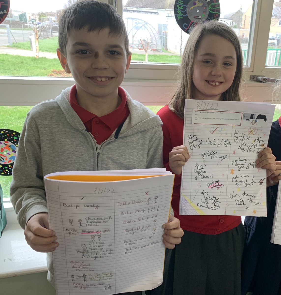 MorfaRhianedd's tweet image. Heddiw mae hi’n Ddiwrnod Defnyddio’r Rhyngrwyd yn Fwy Diogel. Rydym wedi bod yn dysgu sut i ymddwyn pan yn chwarae gemau ar-lein.

Today is Safer Internet Day. We have been learning how to behave when playing games online.