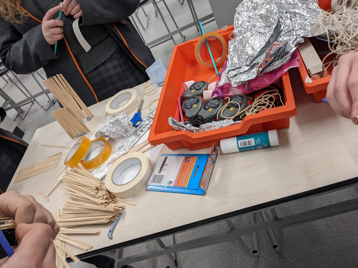 HARIScience's tweet photo. First #STEMclub for #WomenInSTEM  day #structuralengineering https://t.co/QgP8HKiArG