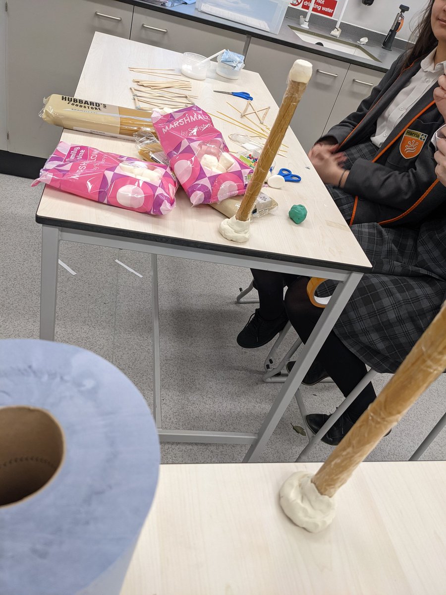 HARIScience's tweet photo. First #STEMclub for #WomenInSTEM  day #structuralengineering https://t.co/QgP8HKiArG