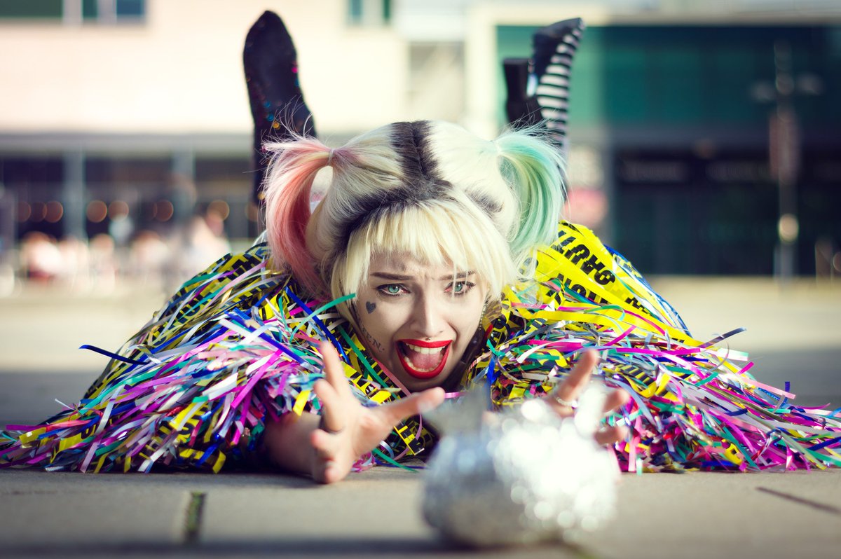 infamous_ann's tweet photo. See you at @megaconlive 🤓 Also happy belated two years of @birdsofpreywb 🤯 Photo by @colobusyeti 🥰 #HarleyQuinn https://t.co/e2dkgOHA2O