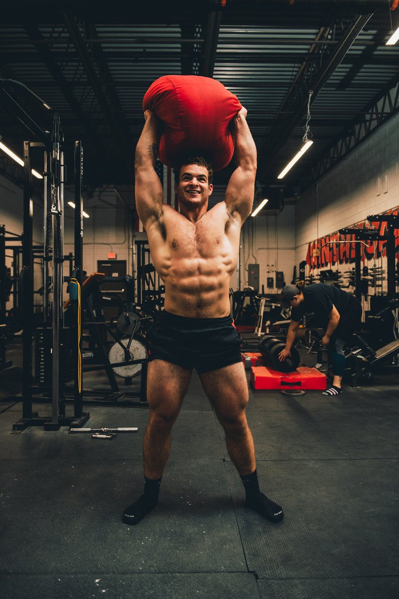 Every guy dreams of having a shredded abs

But most have zero idea how to effectively train them

Here are my 4 keys to better abs

//Thread//