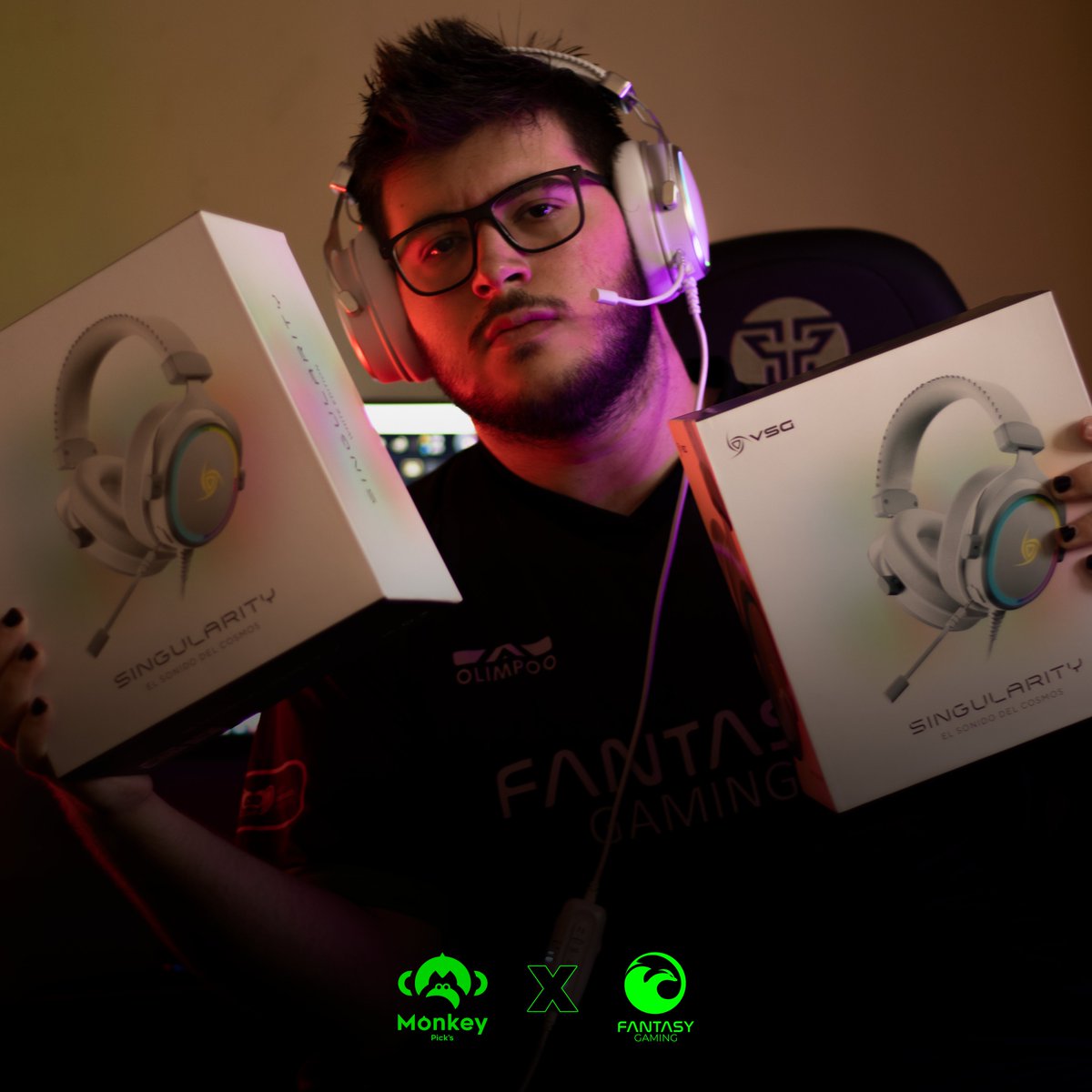 FantasyGTeam's tweet photo. [#sponsors]
Headsets facheritos ☑️

Gracias #MonkeyPicks🐵 por seguir con la familia de dragones 🔥🐉

#tiendagamer
#esports https://t.co/028L4NIAXu