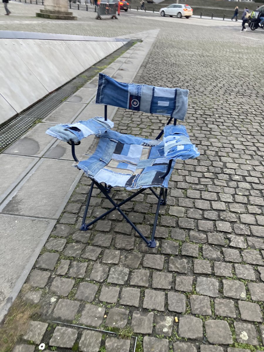 doesnmatterr's tweet photo. Made this chair yesterday
Let me know what you think
Sharing is appreciated https://t.co/Rf2eEcmuJ1