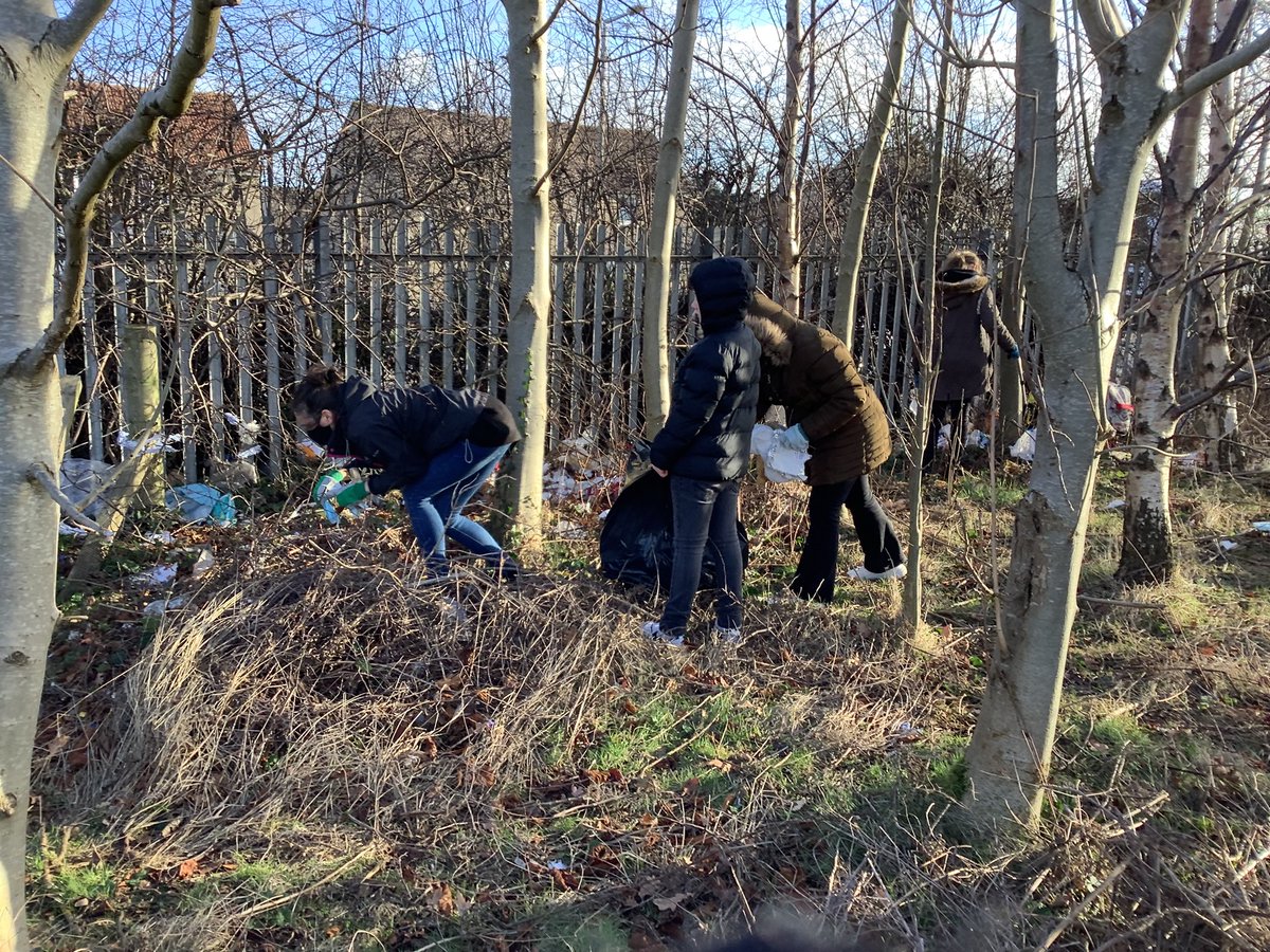 Gracemount_HE's tweet photo. S1 Gardening - litter pick
#MuckingIn https://t.co/X5n4XGFnFD