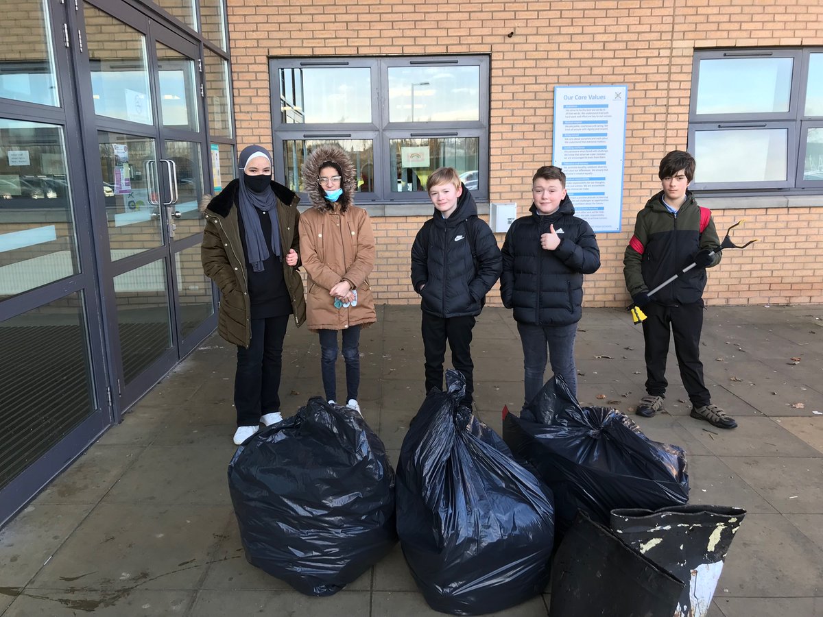 Gracemount_HE's tweet photo. S1 Gardening - litter pick
#MuckingIn https://t.co/X5n4XGFnFD
