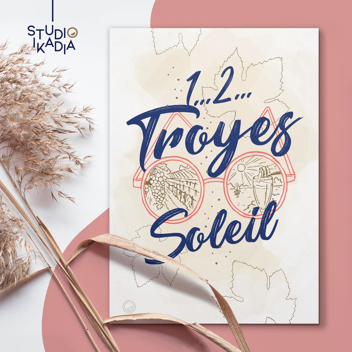 StudioIkadia's tweet photo. Les P'tits #Graphismes du Studio ! ✨
Une édition limitée aux couleurs douces et contrastées, aux illustrations élégantes, au graphisme contemporain et à l'inspiration territoriale décalée… Une collection signée du studio #créa et #marketing 💪 La suite arrive ! #staytuned https://t.co/23g4aCf06R