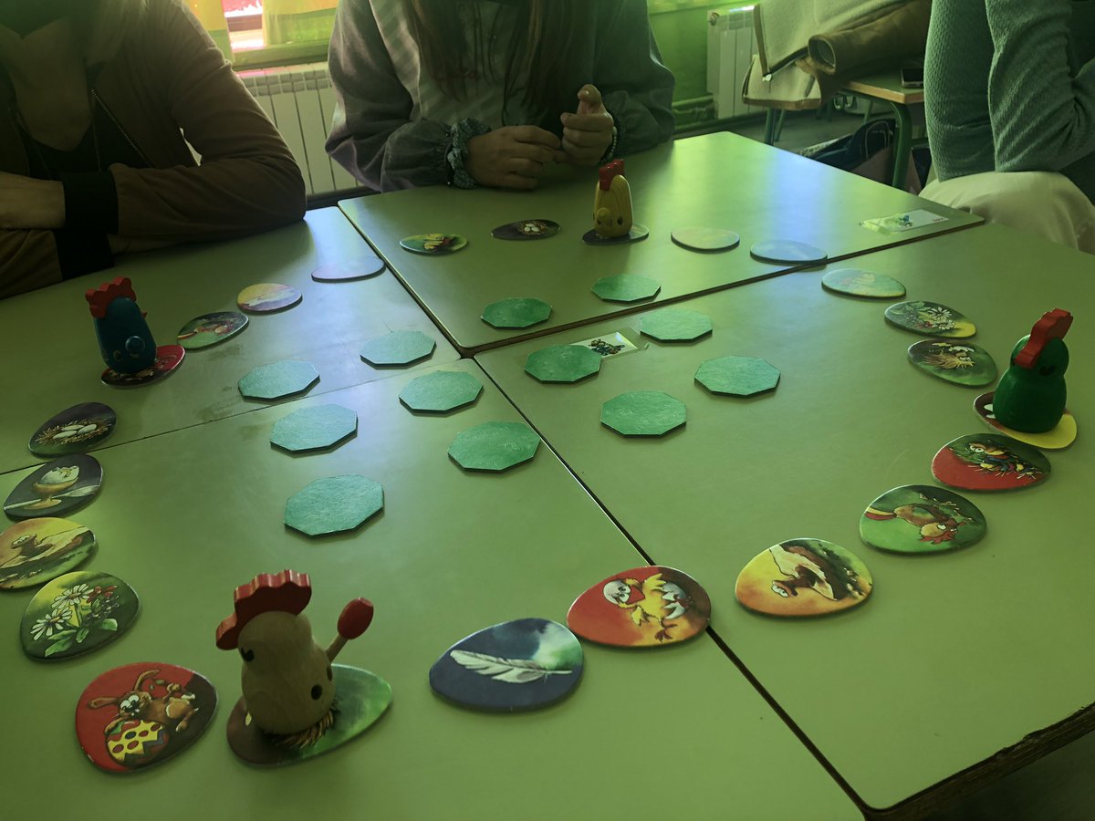 ABJ es el uso del juego 🎲 como 🛠herramienta que genera 🆒 interés, aumenta la motivación y despierta emociones 😍
Estupenda  experiencia para las  <a href="/profes/">aa</a> del CEIP Sagrados Corazones  (Valoria la Buena) con <a href="/gonzalez_justi/">Justi Gonzalez</a> <a href="/cfievalladolid/">CFIE VALLADOLID</a> #Abj #formacionCyL