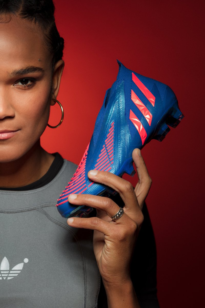OnzeMondial's tweet photo. 🚨 CONCOURS ! 🚨
@OnzeMondial vous fait gagner les crampons de @WRenard, les adidas Predator Edge à l'occasion de la sortie de notre numéro 347 ! RT &amp; Follow pour tenter votre chance ! 🍀
s/o @adidasFR - @adidasfootball https://t.co/UP1JwIOAk3