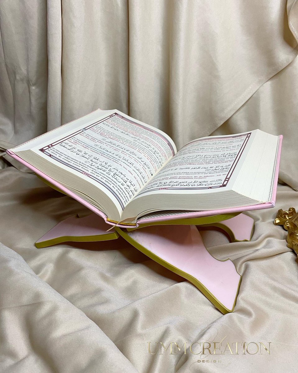 UmmCreation's tweet photo. - D I A N A T I   C O L L E C T I O N -

QURAN HOLDER - BOOK HOLDER 

- P I N K  M O O D - FLORAL &amp; GOLD -

Support Quran - Support Livre 

RT Si Apprécier 💕 https://t.co/eYp0ePBvlT