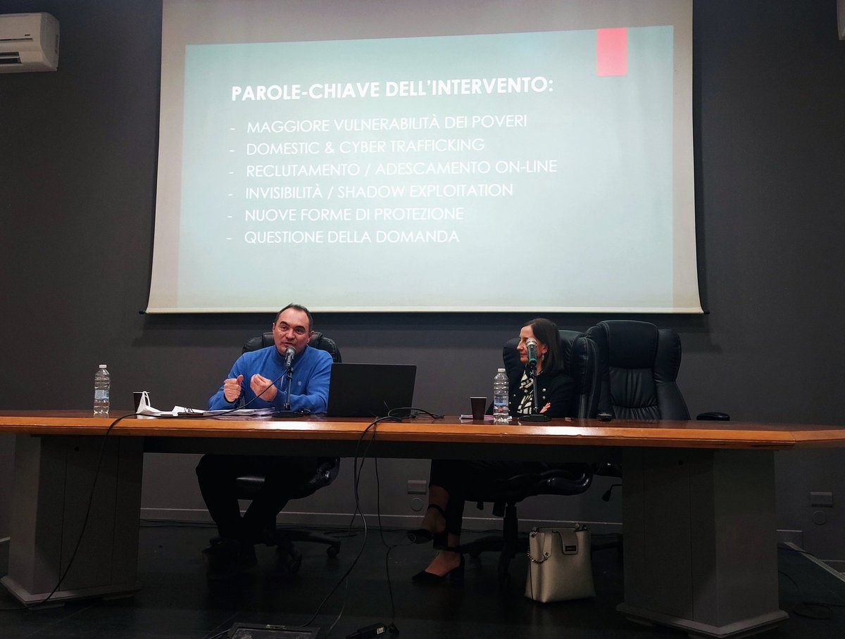 ManiTese's tweet photo. "Durante la pandemia il fenomeno della tratta si è spostato online e le vittime sono sempre più invisibili." Fabio Agostoni, Comunità Papa Giovanni XXIII @apg23_org - Consiglio Diritti Umani Ginevra.
#StopTratta https://t.co/iAp6b74wjB