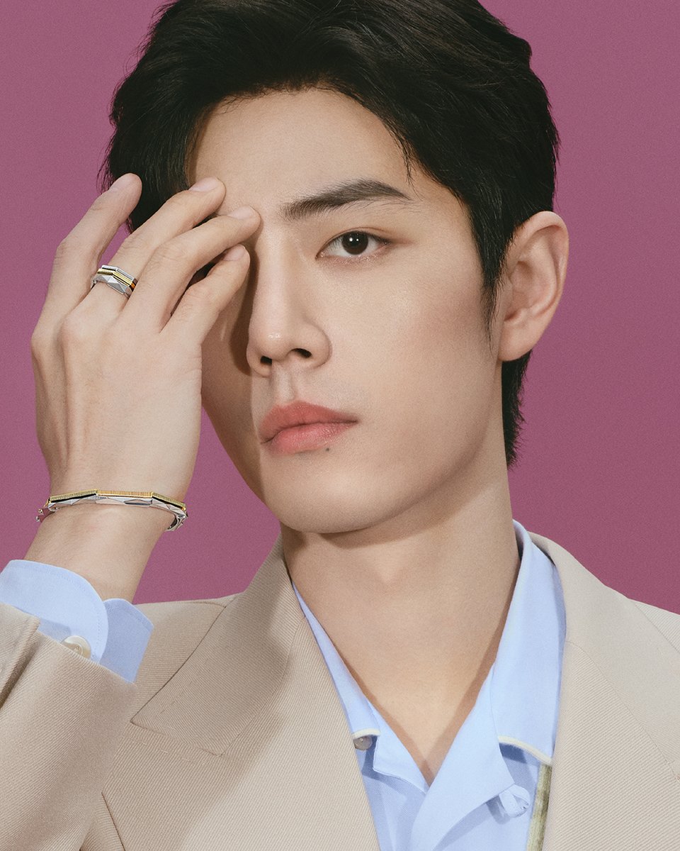 Inspiring a personalized approach to style, the #GucciLinkToLove collection appears in a series of images with Global Brand Ambassador #XiaoZhan. Discover more on.gucci.com/_GucciLinkToLo… #AlessandroMichele #GucciJewelry