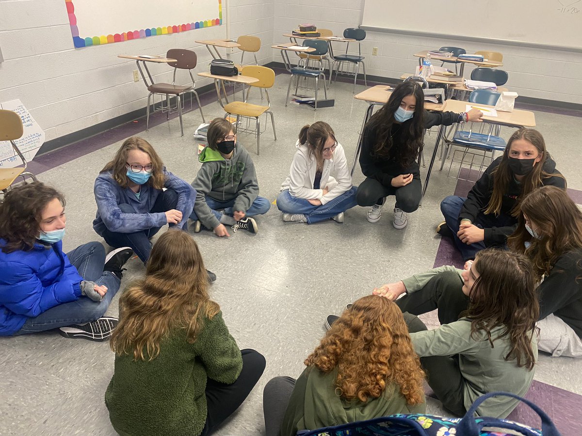 Quin_Tate's tweet photo. 🗣When the students become the teachers 👩‍🏫 their outlook on learning changes.  Students had to choose their lesson objective, the standard it aligned to and an activity.  It’s not as easy as it seems🧠  #LearnWithGrace #LivingToLearn @WestJrHighFCPS @FCPSchoolsTN @Supt_Hamlett https://t.co/rBEtsA9Z4t