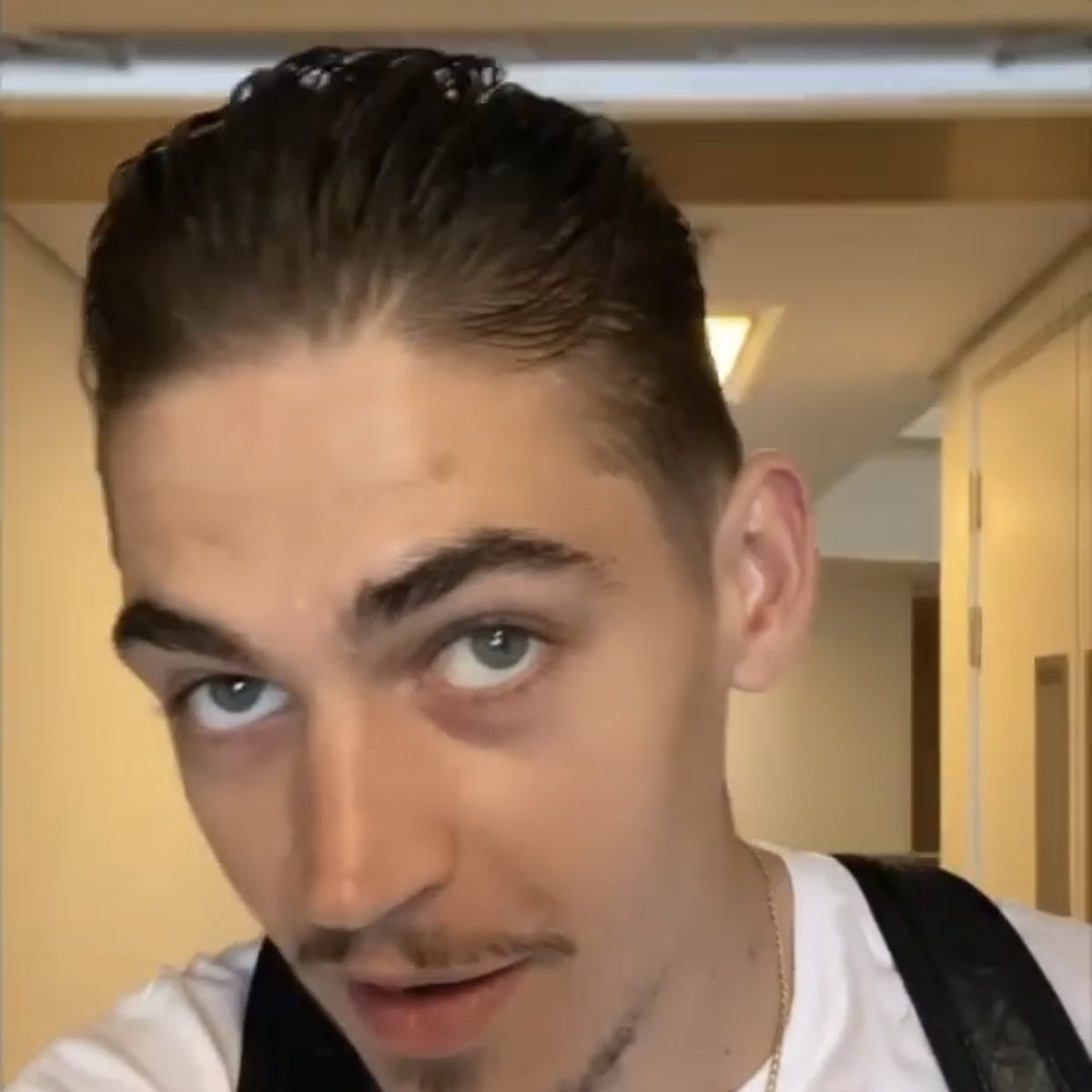 eupph0ria's tweet photo. Never thought I’d see the day.
Hero vlogging😭😭🤍 https://t.co/X8a5fInq9g