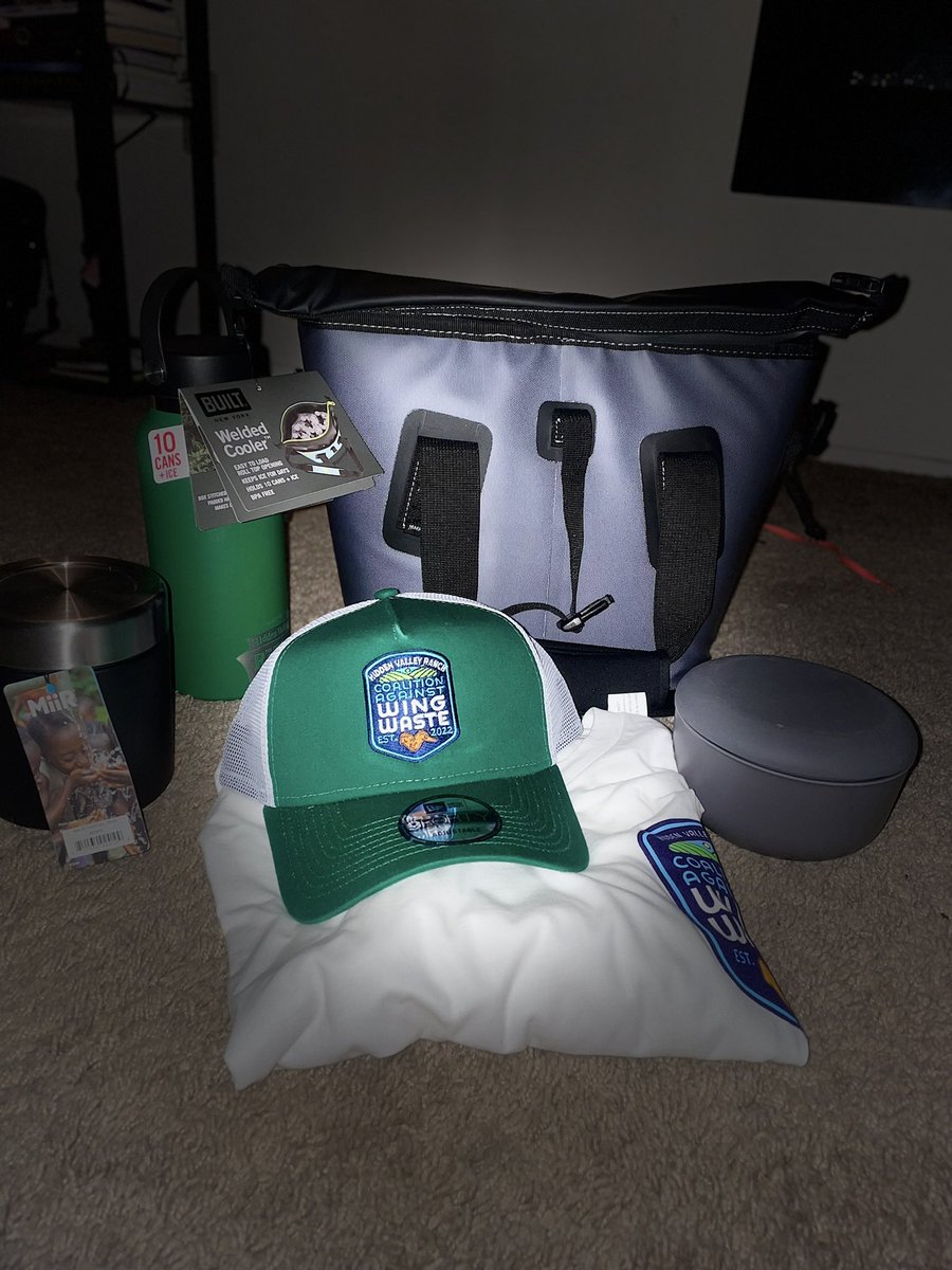 devingardnerXCI's tweet photo. Let’s all work together and #StopWingWaste w/ @HVRanch! #CAWW #CoalitionAgainstWingWaste
•
“Eat your food!” -Cam Jordan https://t.co/JvWum4hVBH