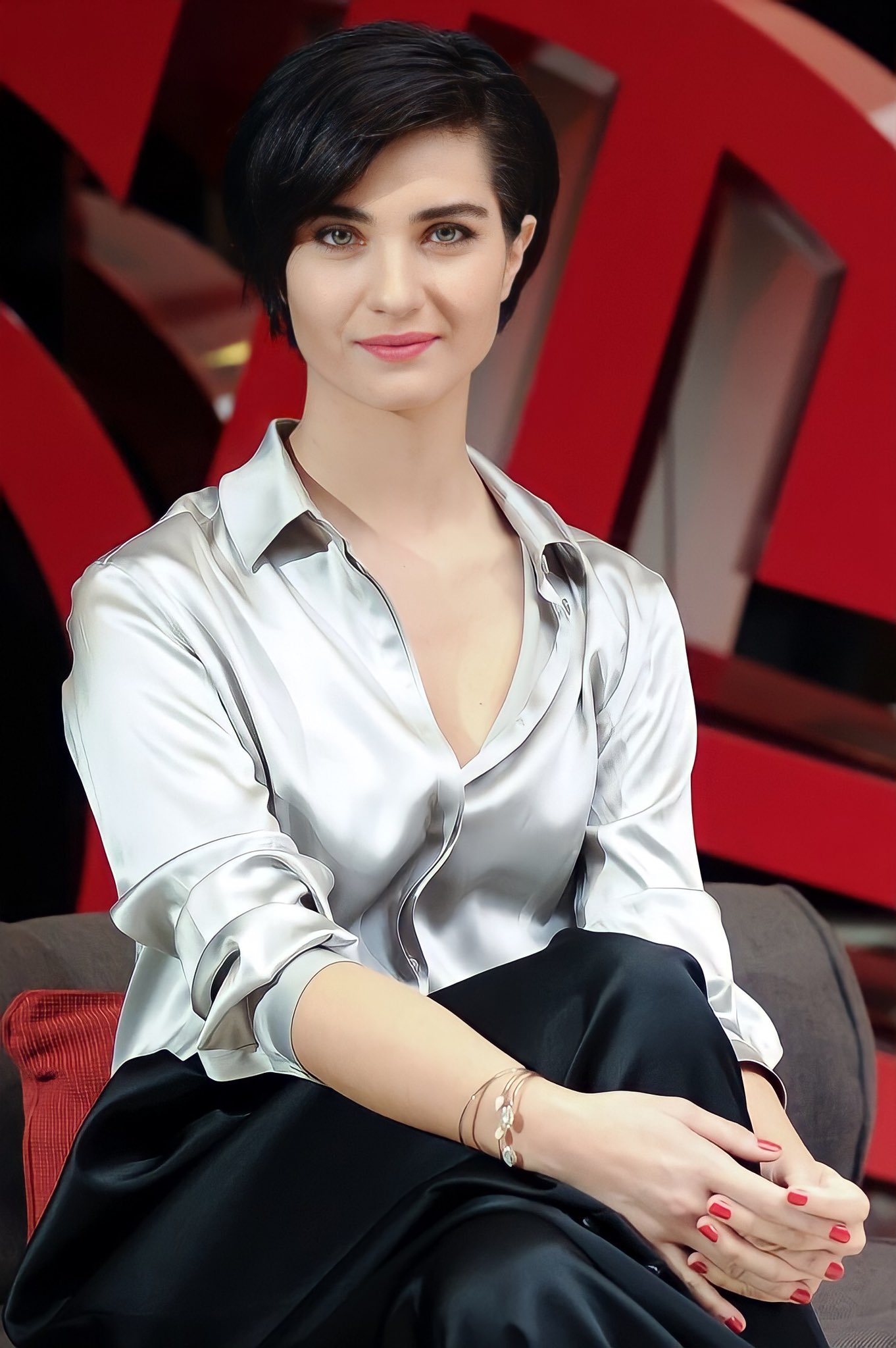 Tuba Büyüküstün 🇽🇰 on X: 