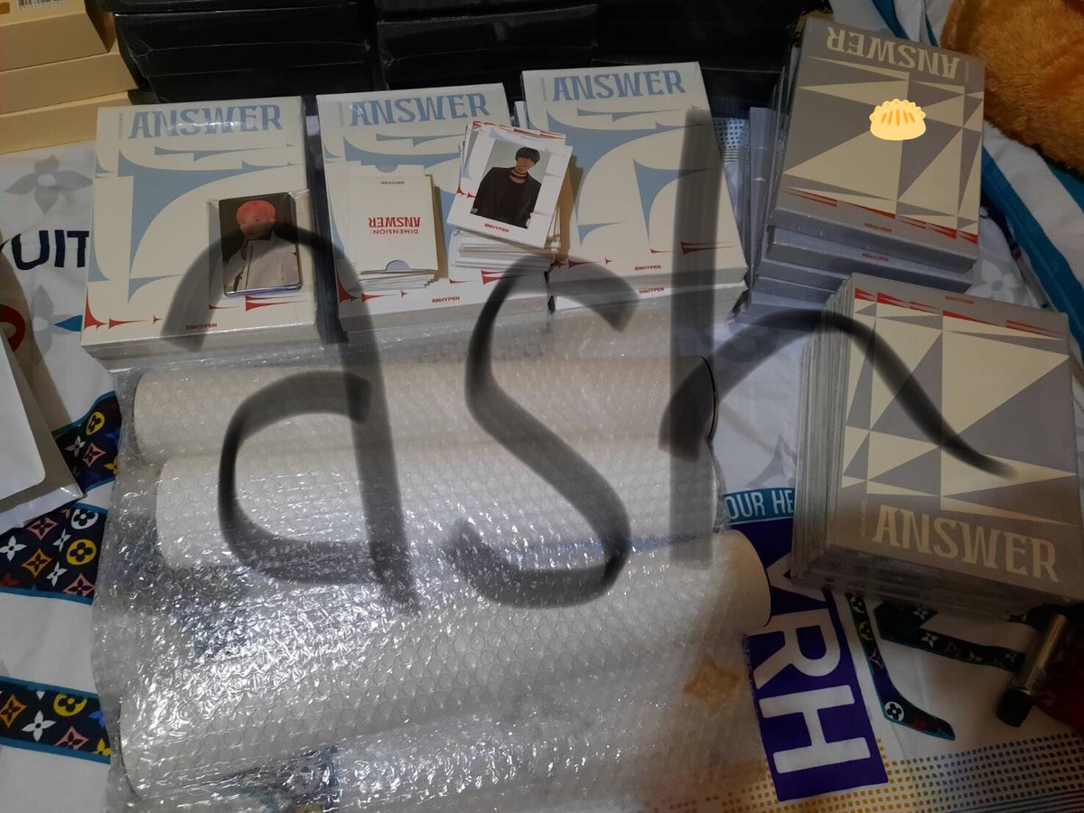 jaywonnoona's tweet photo. #JWNAR some of the items from jumbo box 3. thank you so much for patiently waiting ππΌββοΈππ».
pdating din ung mga albums from japan. goodluck na lng cguro π. https://t.co/pZ1VIvz9Uq