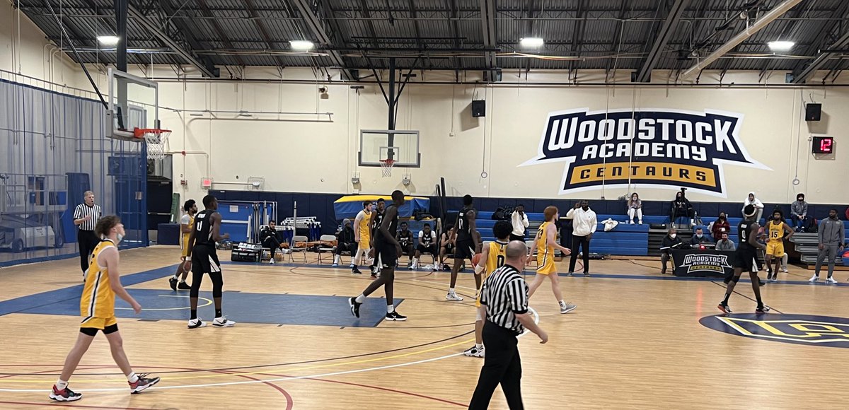 📍Woodstock, CT
@WAPrepHoops Blue in a 2 pt game vs NBA Academy Africa
