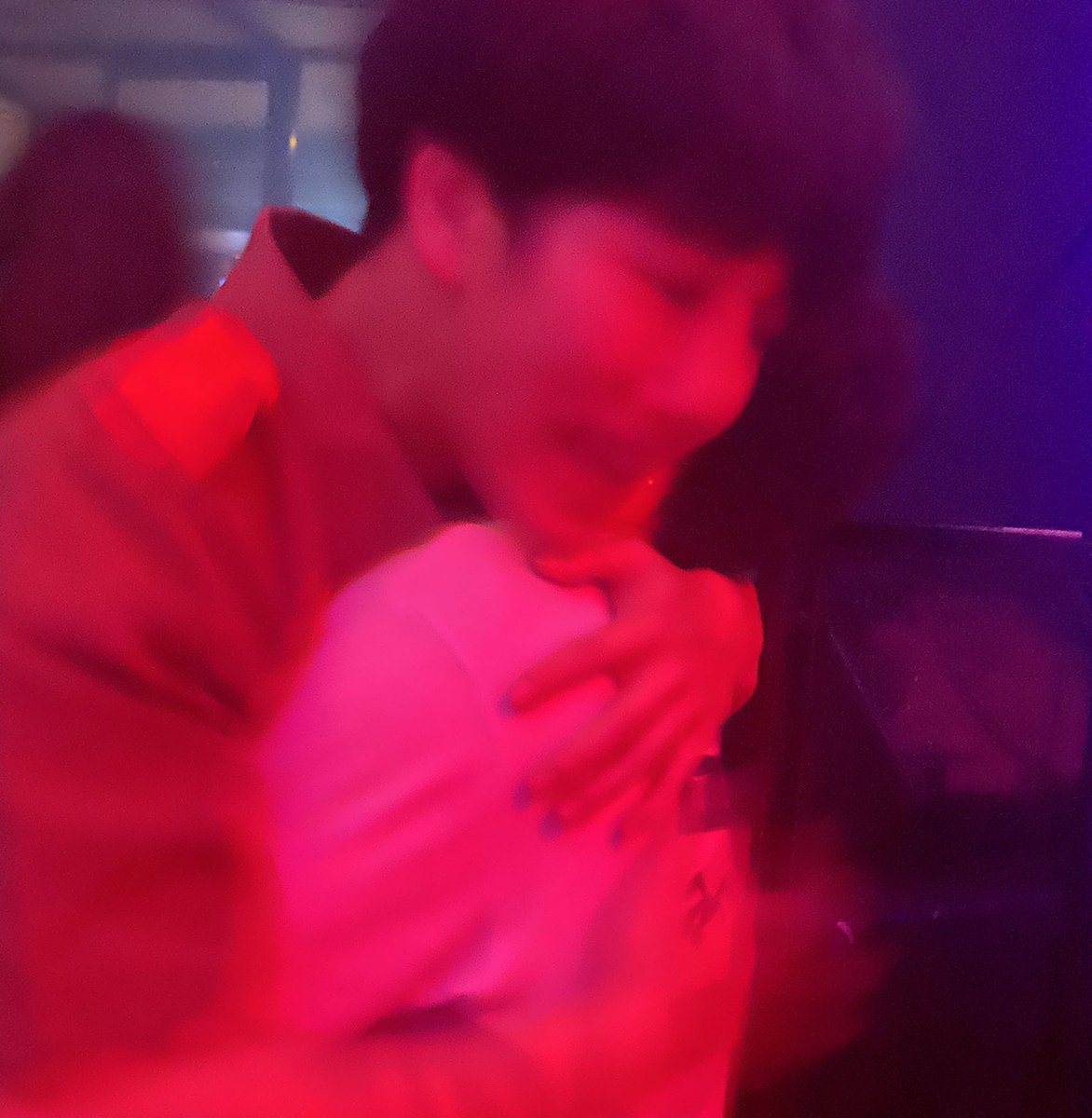 MyPwar_'s tweet photo. ฮื่ออออกอดโคตรอบอุ่น��จ เค้ารักกันมากกว่าที่พวกเราคิดจริงๆ โอ้ยใจจะขาด😭😭

#เลี้ยงปิดกล้องกลรัก 
#หยิ่นวอร์ #yinyin_anw #warwanarat https://t.co/IBki4jrJY6