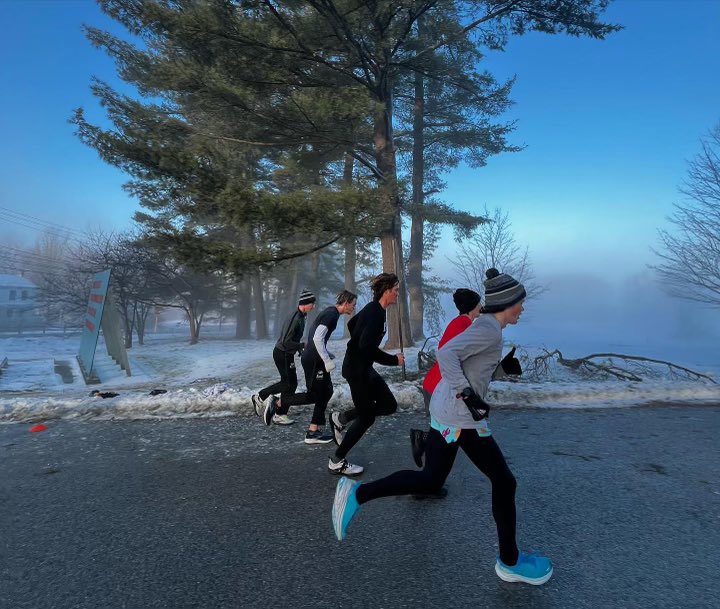 BillyPooleHarr1's tweet photo. @BardAthletics @BardCollege We love morning workouts! Bard Track & Field team is on the move. Straighten up and fly right (#SUFR) https://t.co/I8XWymXwbF