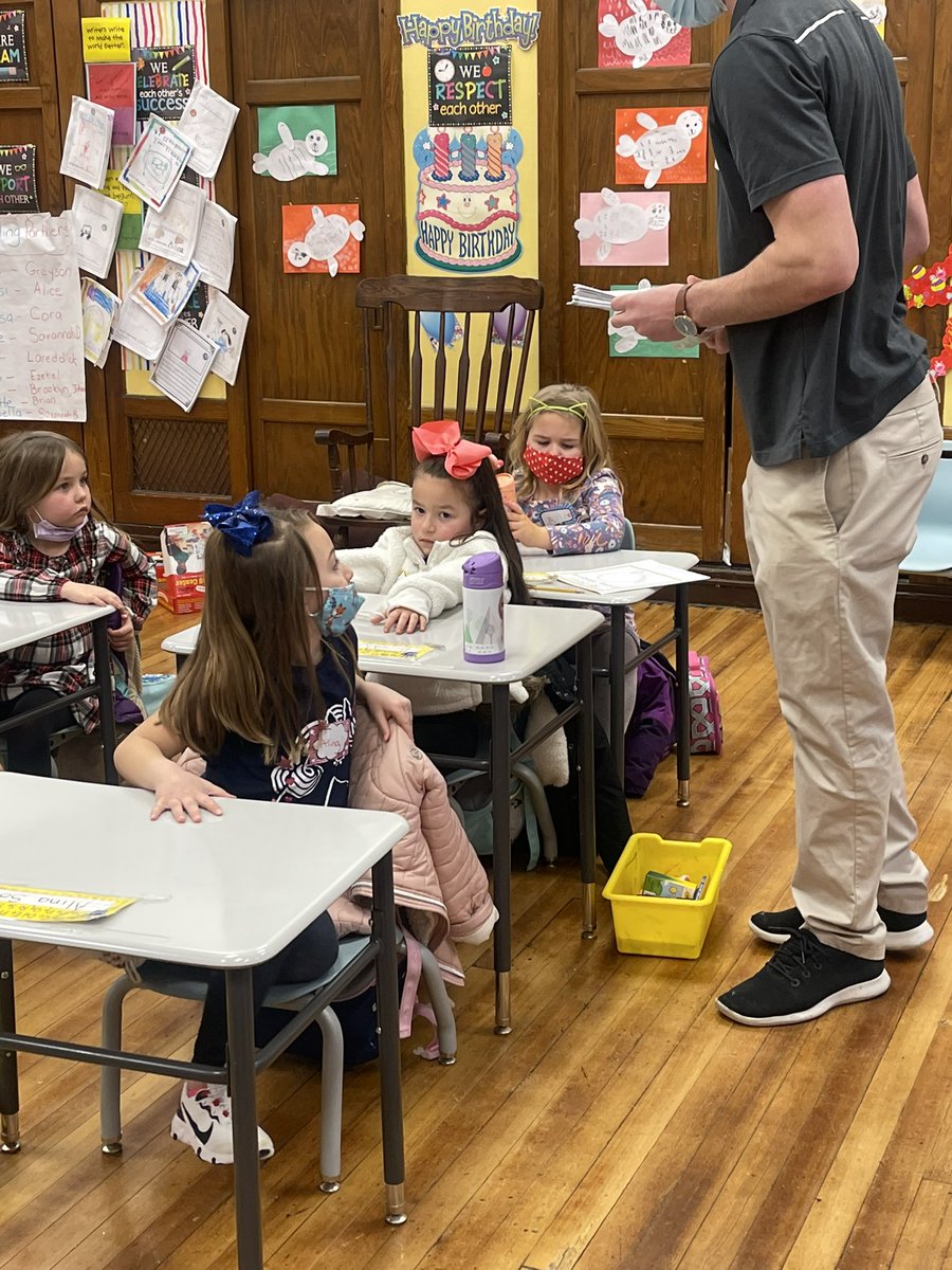 DurivageMrs's tweet photo. What a great day! We started Junior Achievement today! Thank you Mr. Thompson! We learned about needs and wants and saving money! We can’t wait for next week!@TCSD https://t.co/49iSufzcEr