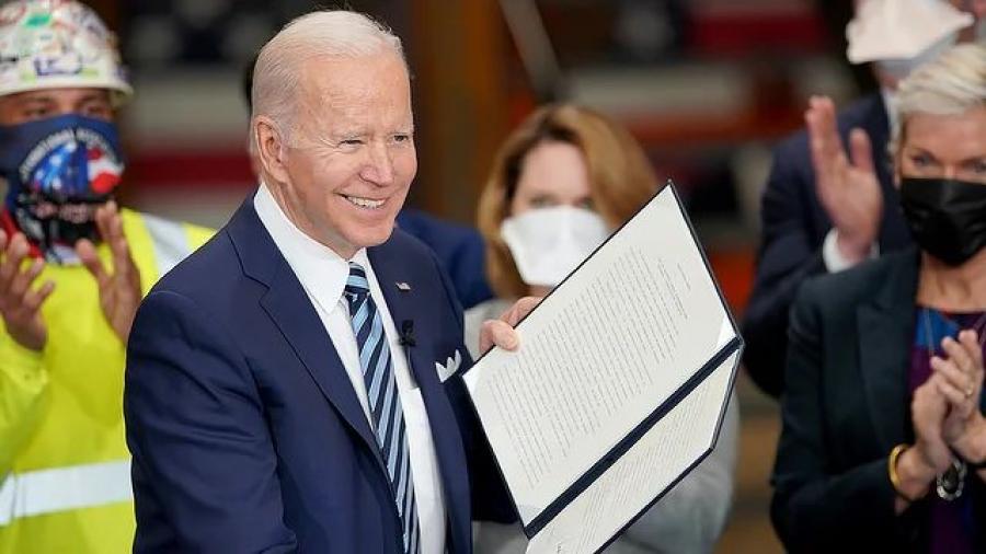 CEGltd's tweet image. Biden Signs Order Requiring PLAs for Federal Building Projects Over $35M dlvr.it/SJcRxN #Construction #Government #projectlaboragreement
