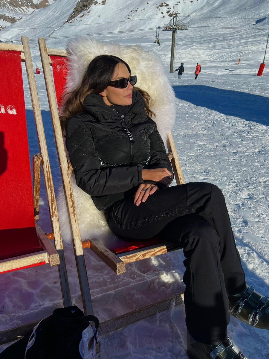 emily.blackwell_ (IG) kicks back after a morning of skiing in our Julien Macdonald collection. What do your plans look like after a morning of skiing?