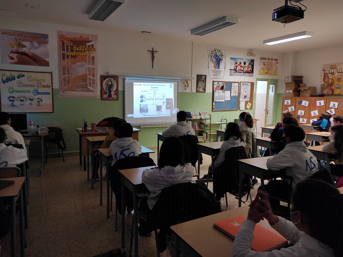 vedrunalabaneza's tweet photo. 🐧 Los alumnos de 3º, 4º, 5º y 6º de Educación Primaria conocieron un poco más de cerca la vida en la Antártida. Participaron en una videoconferencia con miembros de la base Gabriel de Castilla.🐧
#SomosVedruna #NSCLaBañeza #CarmelitasLaBañeza #BaseGabrieldeCastilla #Antártida https://t.co/SRnssqtT7U