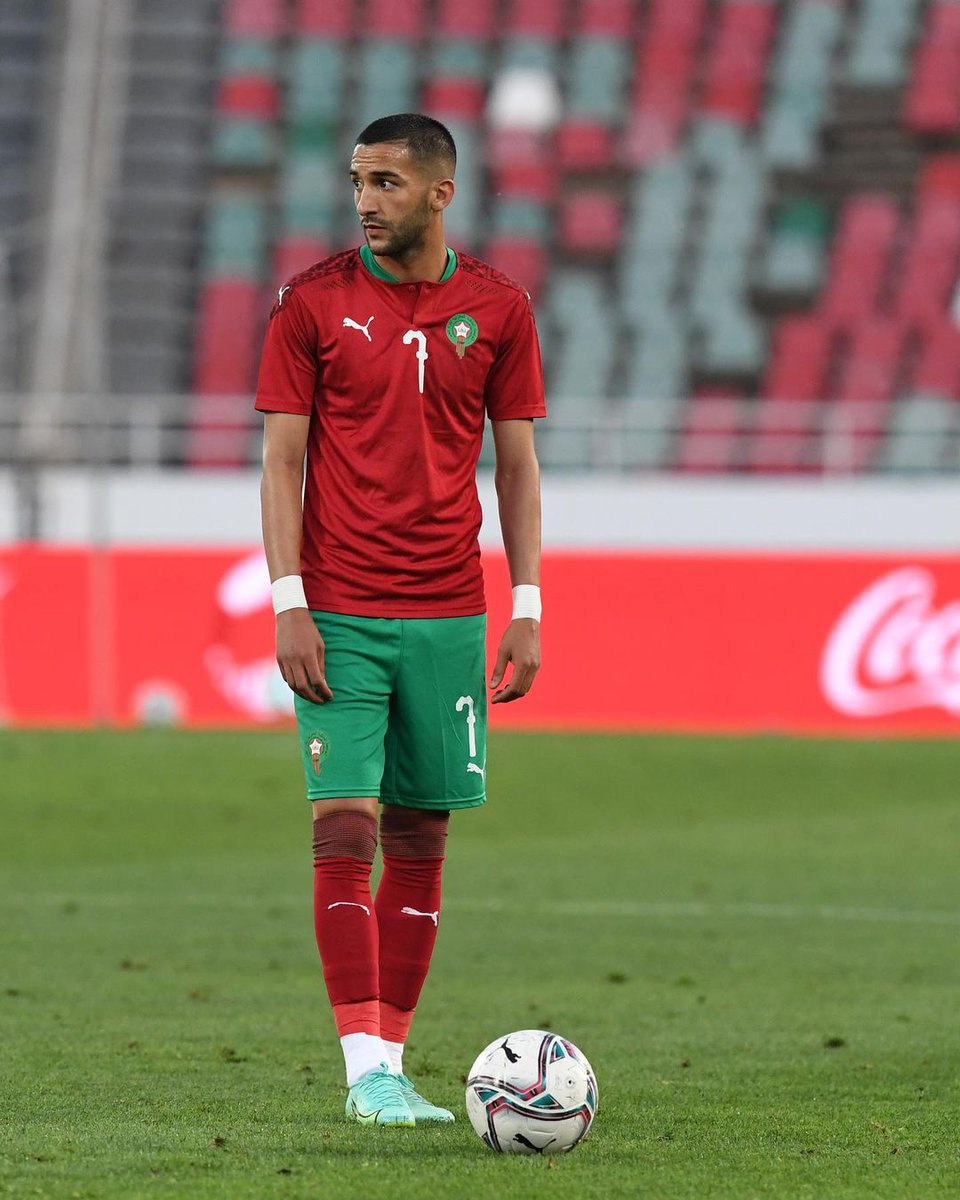 Hakim Ziyech resmi memutuskan gantung sepatu dari sepakbola Internasional 🇲🇦

4️⃣0️⃣ Penampilan
1️⃣7️⃣ Gol

Ziyech masih berumur 28 tahun 🤔

#EPL #MegaBintang