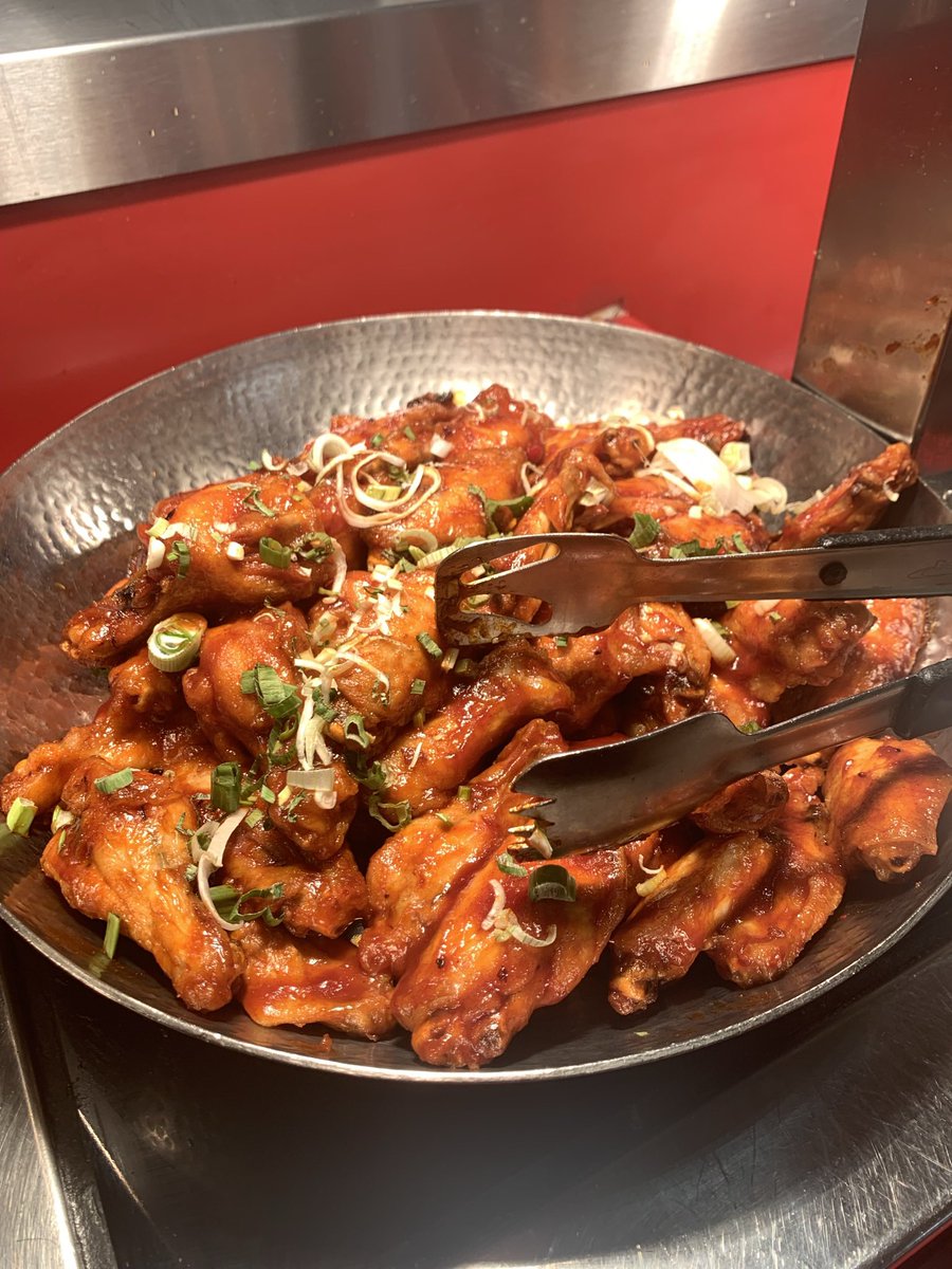 MKBuffetVillage's tweet photo. Are you a meat lover ?! 

Let us know in the comments🍖

#ribsribsribs #wings #deliciousfood #fresh #booknow https://t.co/B14GOCBca1