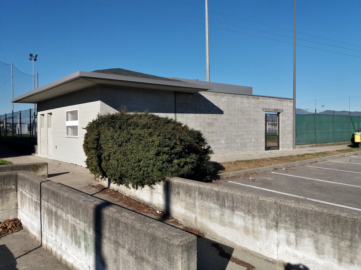 Almost completed now. A few details still to be done (gate, roof membrane). And some of them not correctly/poorly executed (some flashings, windows).
Sadly, procurement system in Italy doesn't allow you to be actually in control of every detail.
Official photos coming soon.