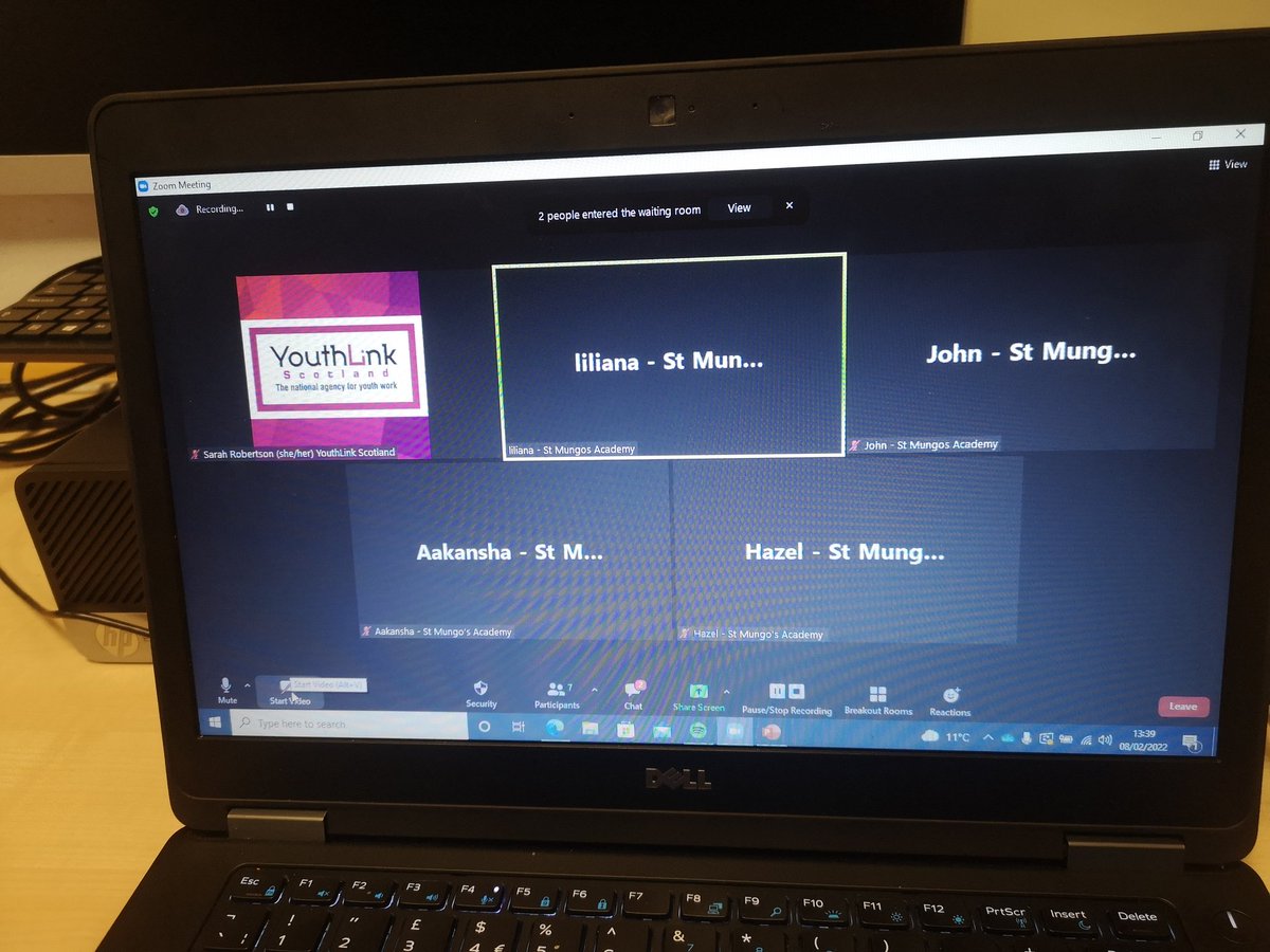 InclusionTeamSM's tweet photo. Our mental health ambassador delivering @YouthLinkScot #DYWConf2022 today. Talking all things digital youth work and how this can support mental health. They will be discussing the #heidstogether resources. Good luck 😃 @StMungosAcademy https://t.co/EfoVMVt2Ss