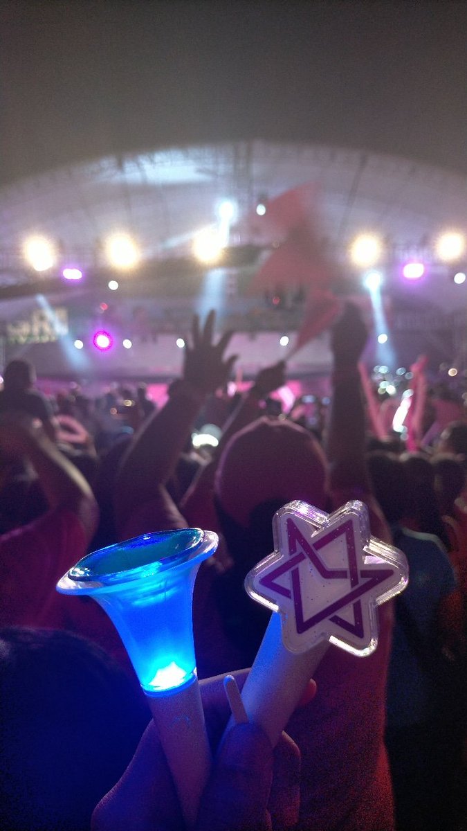 melody and aroha represent!!! tonight just made me more proud that i will be voting for vp leni for president and senator kiko for vice president on the upcoming election 💗

#KulayRosasAngBukas #AngatBuhayLahat