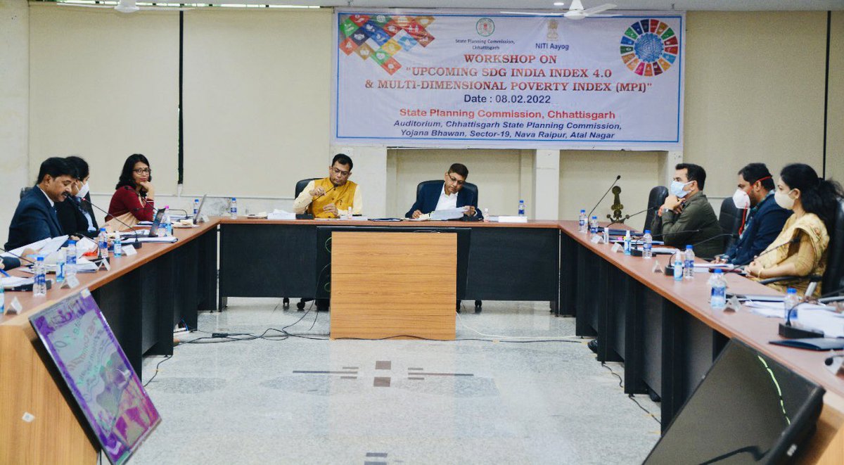 SanyuktaSam1's tweet photo. Strong States make a 💪Nation 

#Chhattisgarh 🤝 @NITIAayog 

VC, SPC and Chief Secretary, Shri Amitabh Jain chaired the #MultidimensionalPovertyIndex and #SDGIndiaIndex 4.0 workshop organised by our #SDGTeam and discussed targeted reform actions for #SDG fast tracking ! https://t.co/eUpgYFnCSH