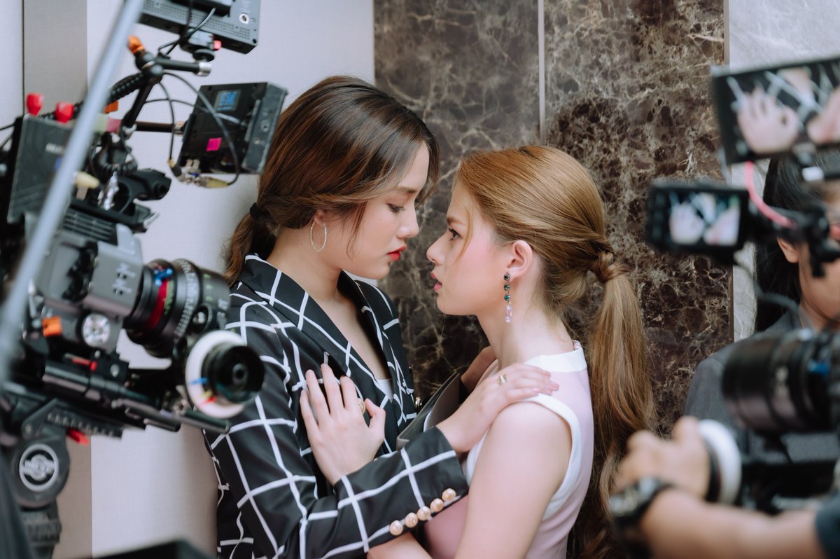 🎶 เป็นเพียงคนคนนึงทั่วๆไป ไม่น่าสนใจ แต่รู้บ้างไหมเธอไงซ่อนอยู่ 💗

FreenBeck GAPyuri 2022
#GAPyuriต้องแมส
