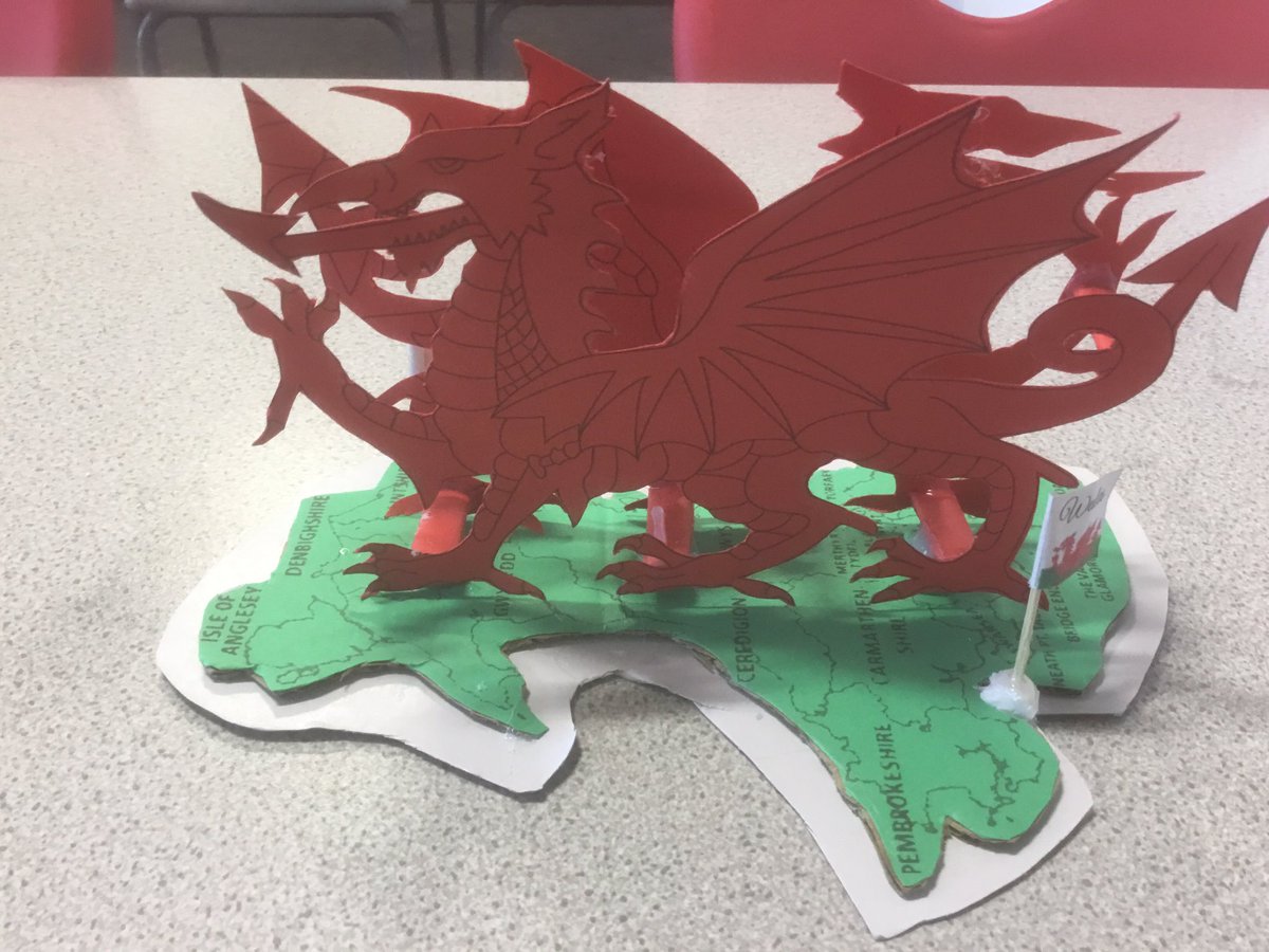 CHCS_Cymraeg's tweet photo. Blwyddyn 7 - Eisteddfod Dragons amazing work! https://t.co/5UoCoKia2o