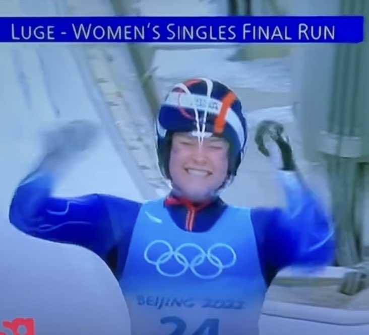 90ft2home's tweet image. Team USA #Luge “debutant” racer #AshleyFarquharson hits 78.3mph to claim Leader’s Box for 2 runners’ worth so far and has an awesome time in it #cameratime