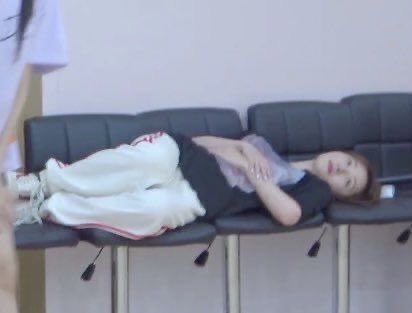 is2deukae's tweet photo. handong tocando bateria é algo que eu preciso desesperadamente https://t.co/Yc7YNXLvPq